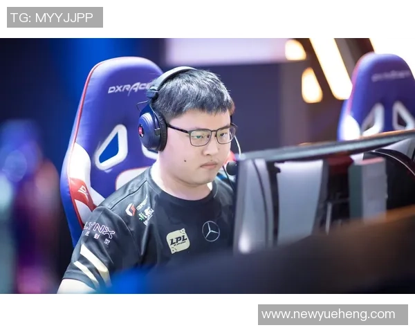 Uzi跨界携手足球巨星燃爆绿茵赛场共创电竞体育新传奇